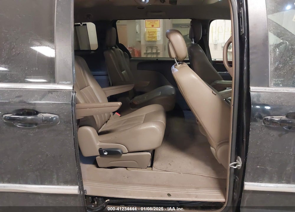 2011 CHRYSLER TOWN & COUNTRY TOURING-L VIN: 2A4RR8DG5BR604987