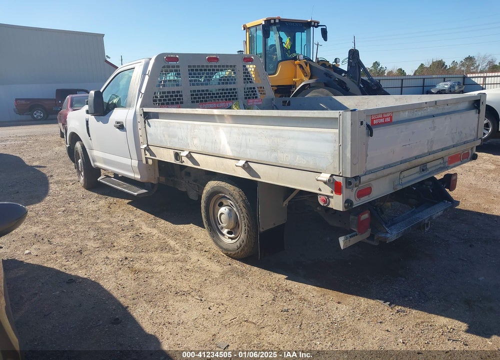 2017 FORD F-250 XL VIN: 1FDBF2A67HEC86607