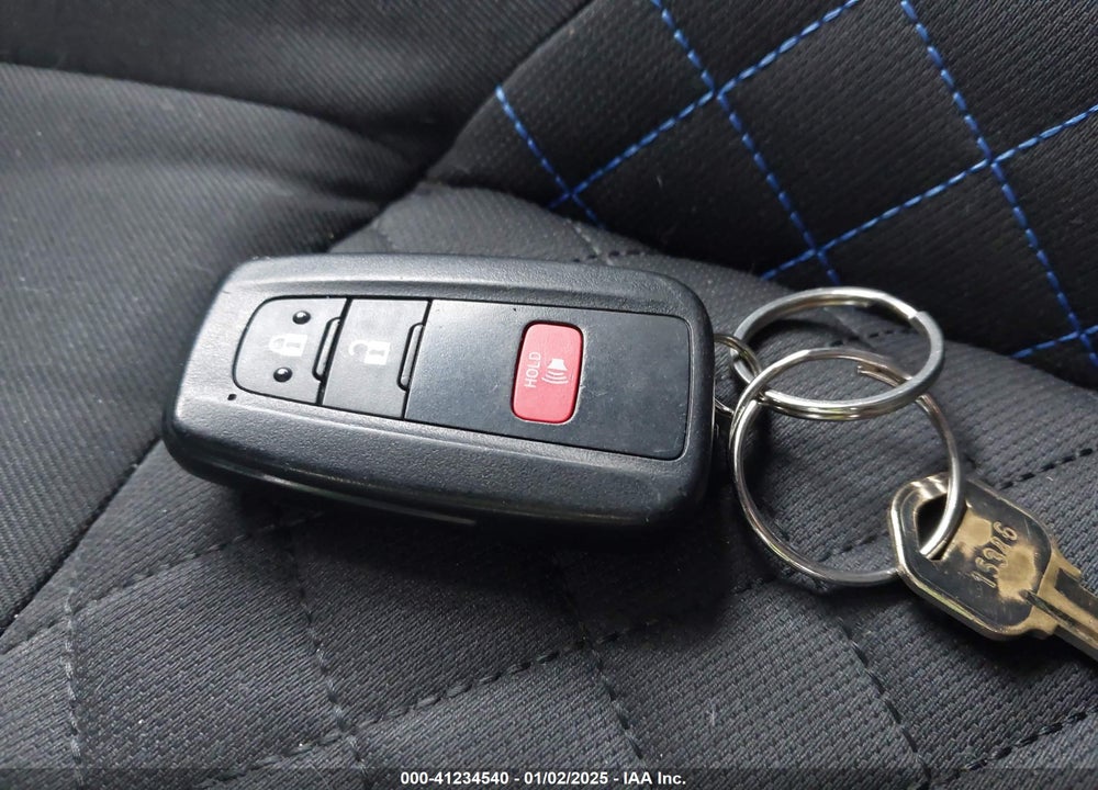 2020 TOYOTA C-HR XLE VIN: NMTKHMBX7LR104438