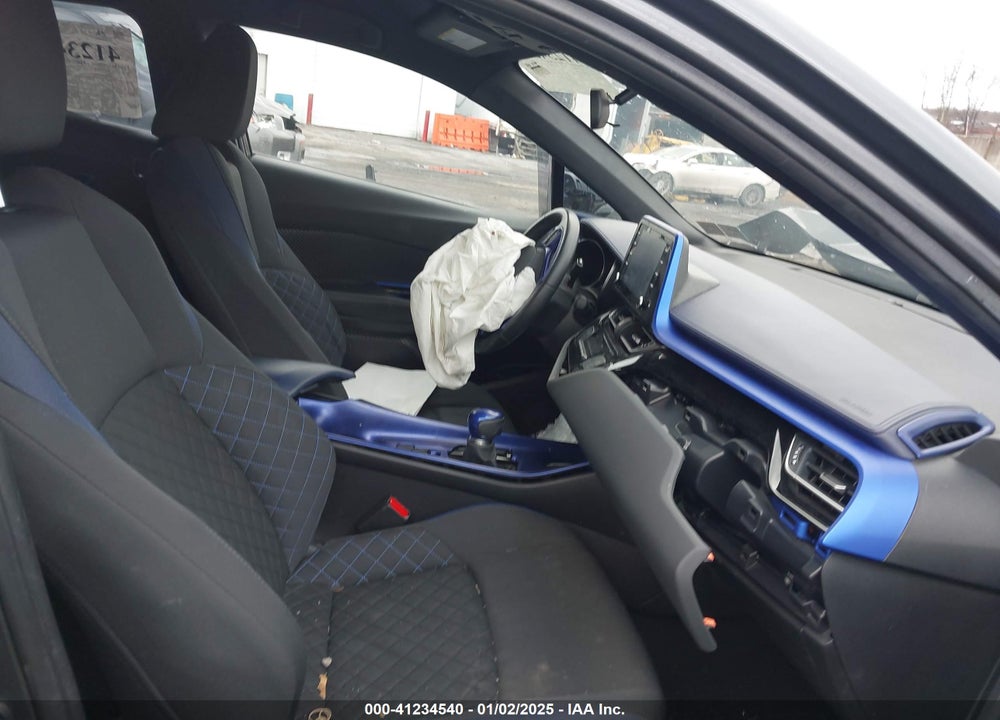 2020 TOYOTA C-HR XLE VIN: NMTKHMBX7LR104438