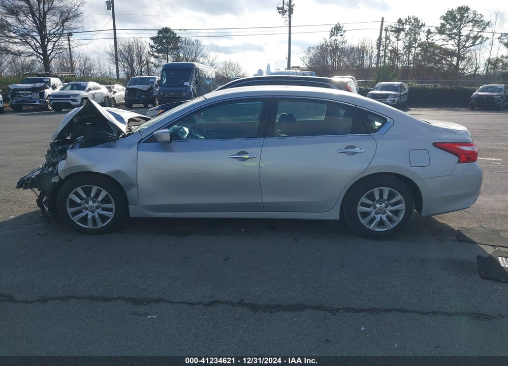 2017 NISSAN ALTIMA VIN: 1N4AL3AP5HN354769