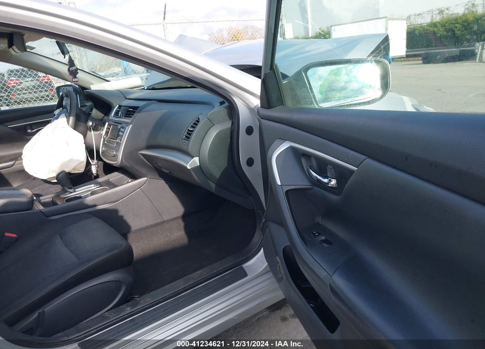 2017 NISSAN ALTIMA VIN: 1N4AL3AP5HN354769