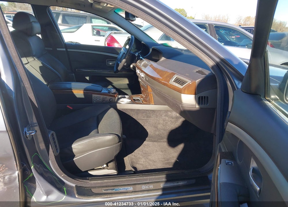 2008 BMW 750LI VIN: WBAHN83558DT81498