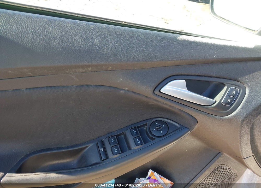 2015 FORD FOCUS VIN: 1FADP3K25FL285840