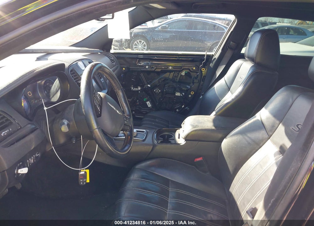 2016 CHRYSLER 300 VIN: 2C3CCAGG4GH142293