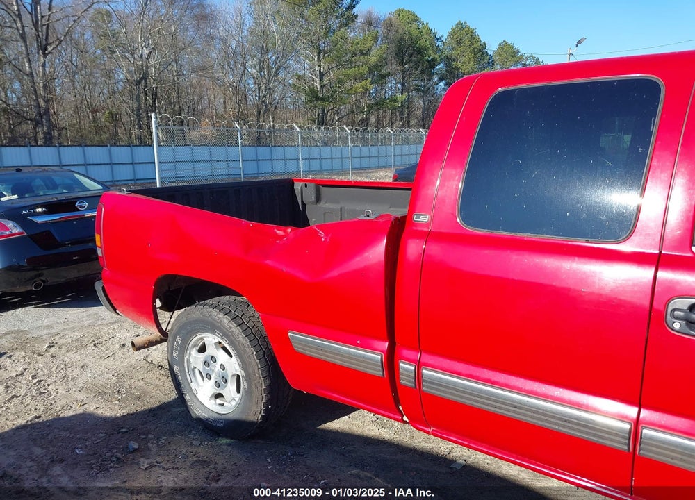 2000 CHEVROLET SILVERADO 1500 LS VIN: 2GCEC19T2Y1353016
