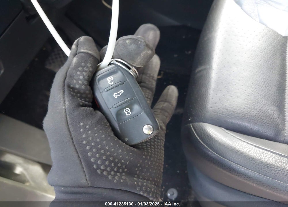 2016 VOLKSWAGEN TIGUAN S VIN: WVGAV7AX4GW517587