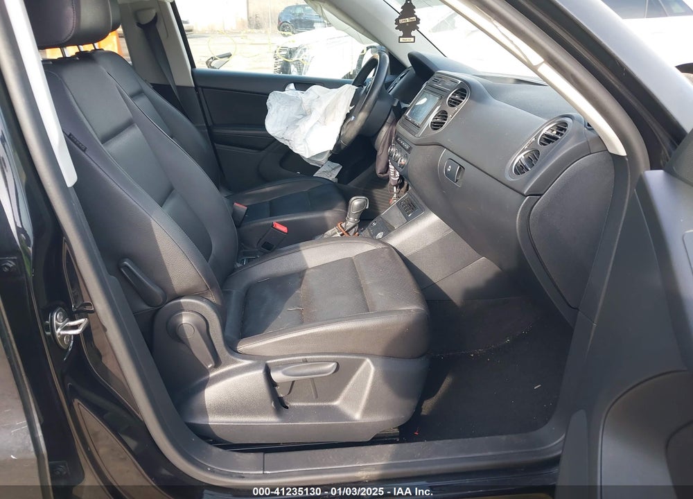 2016 VOLKSWAGEN TIGUAN S VIN: WVGAV7AX4GW517587