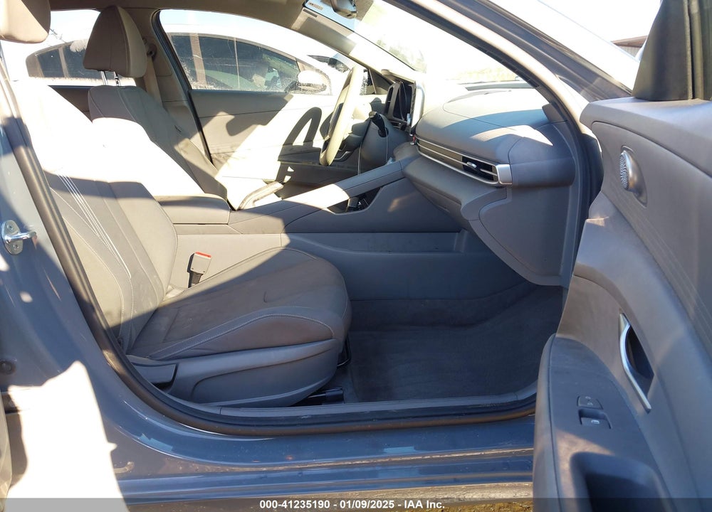 2021 HYUNDAI ELANTRA VIN: KMHLM4AG9MU141583