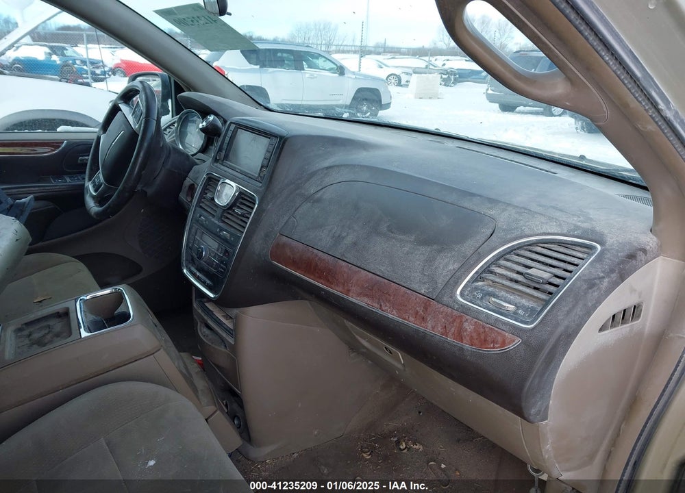 2011 CHRYSLER TOWN & COUNTRY VIN: 2A4RR5DG8BR610779