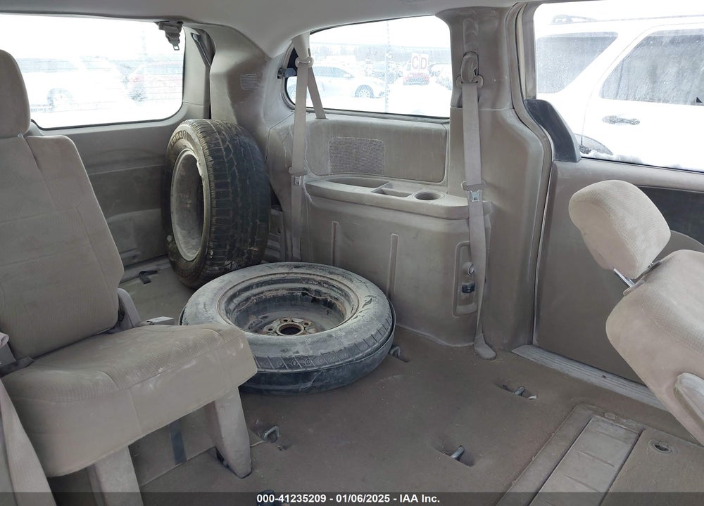 2011 CHRYSLER TOWN & COUNTRY VIN: 2A4RR5DG8BR610779