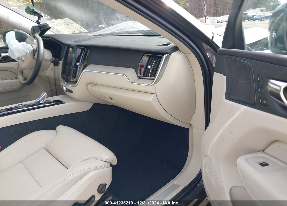 2022 VOLVO XC60 B5 INSCRIPTION VIN: YV4L12RL5N1964546
