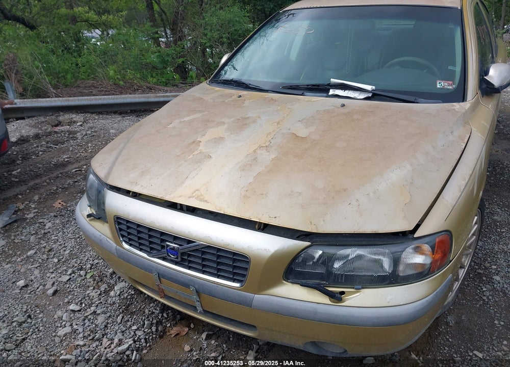 2001 VOLVO S60 2.4T VIN: YV1RS58D712019070