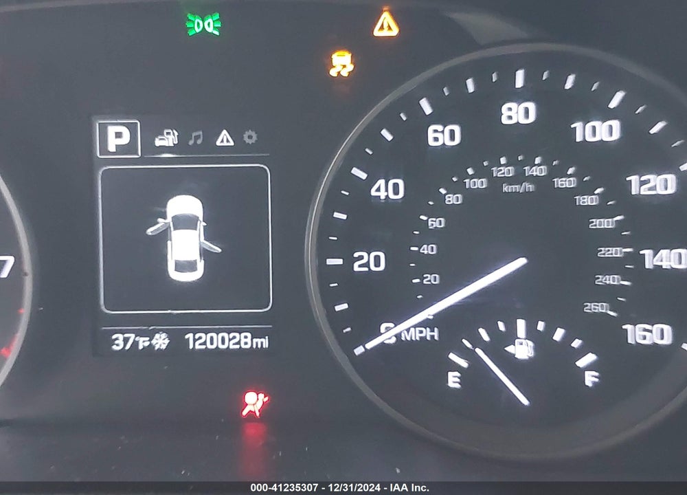 2018 HYUNDAI ELANTRA VIN: 5NPD84LF9JH305938