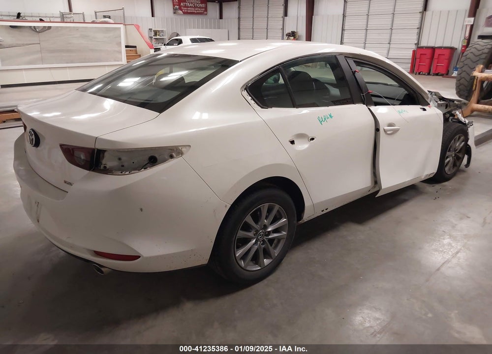 2022 MAZDA 3 2.5 S VIN: 3MZBPAALBNM303080