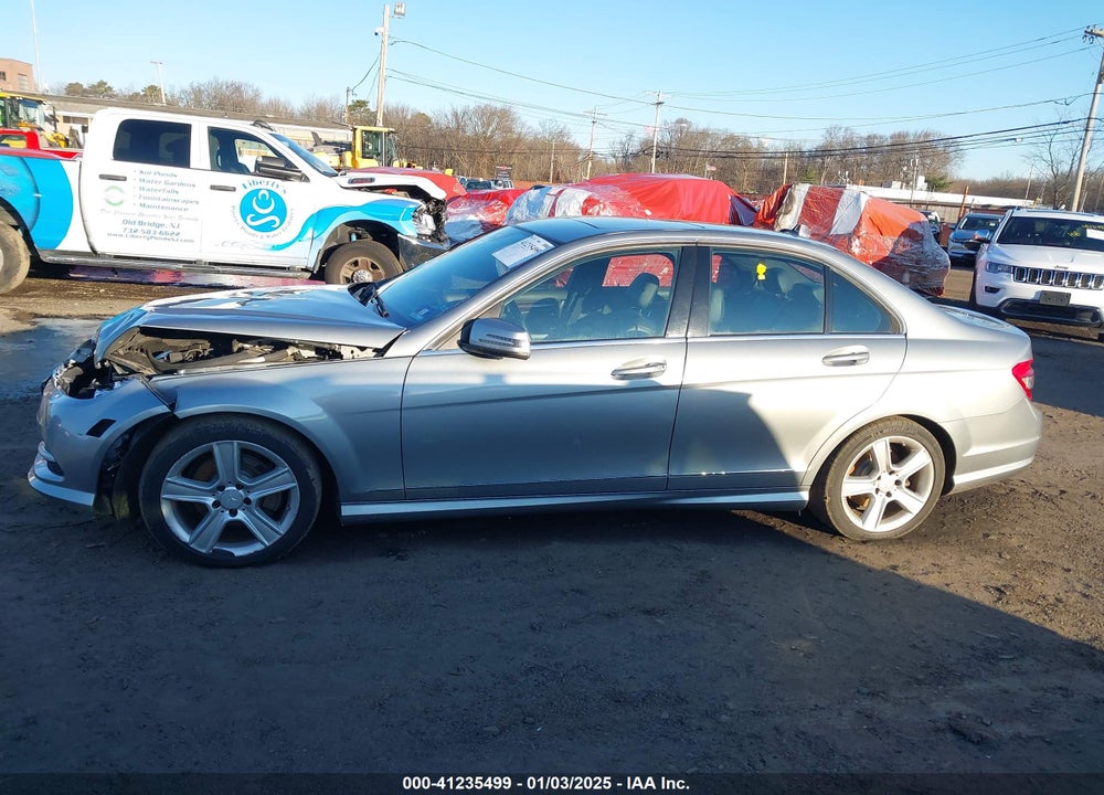 2011 MERCEDES-BENZ C 300 LUXURY 4MATIC/SPORT 4MATIC VIN: WDDGF8BB4BR171641