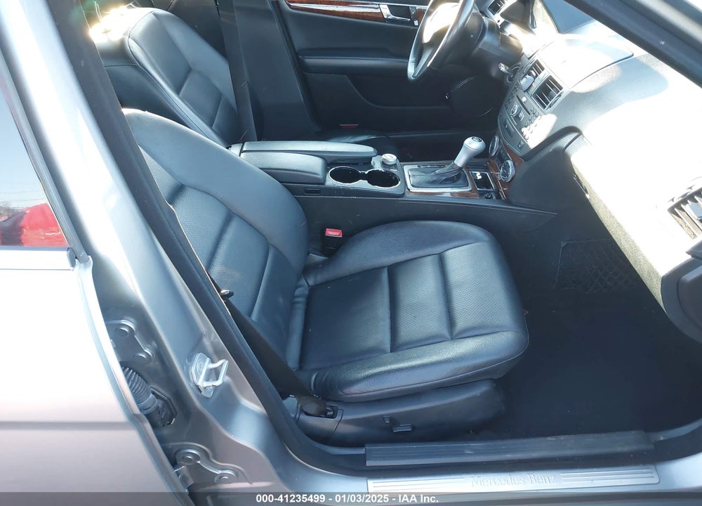 2011 MERCEDES-BENZ C 300 LUXURY 4MATIC/SPORT 4MATIC VIN: WDDGF8BB4BR171641