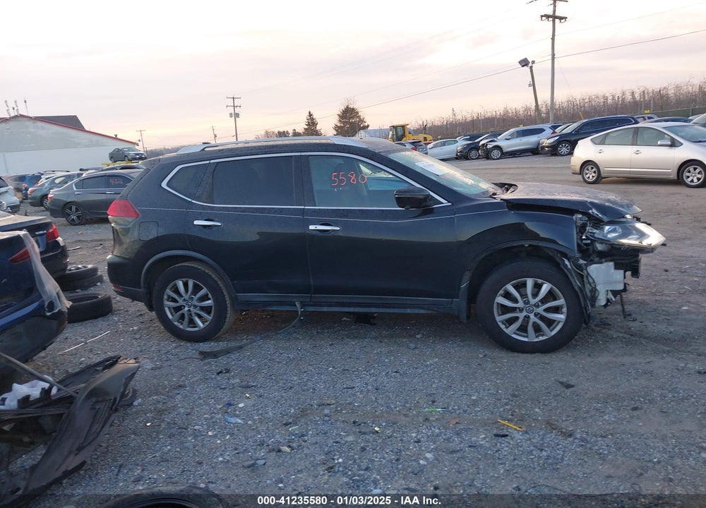 2018 NISSAN ROGUE SV VIN: KNMAT2MV8JP519383