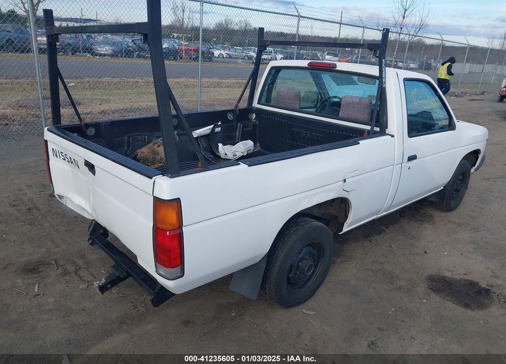 1996 NISSAN TRUCK XE VIN: 1N6SD11S2TC360938