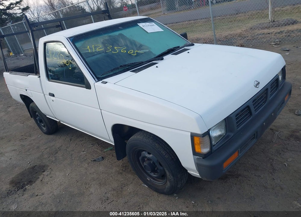 1996 NISSAN TRUCK XE VIN: 1N6SD11S2TC360938