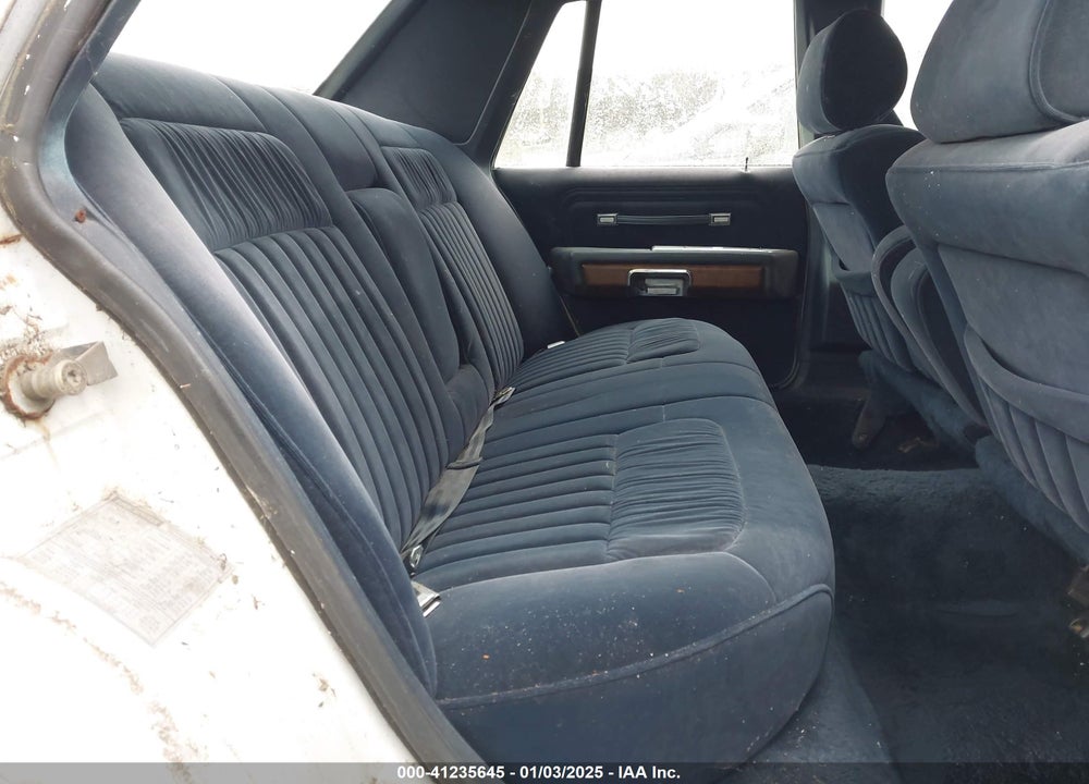1988 FORD CROWN VICTORIA LX VIN: 2FABP74F4JX106181