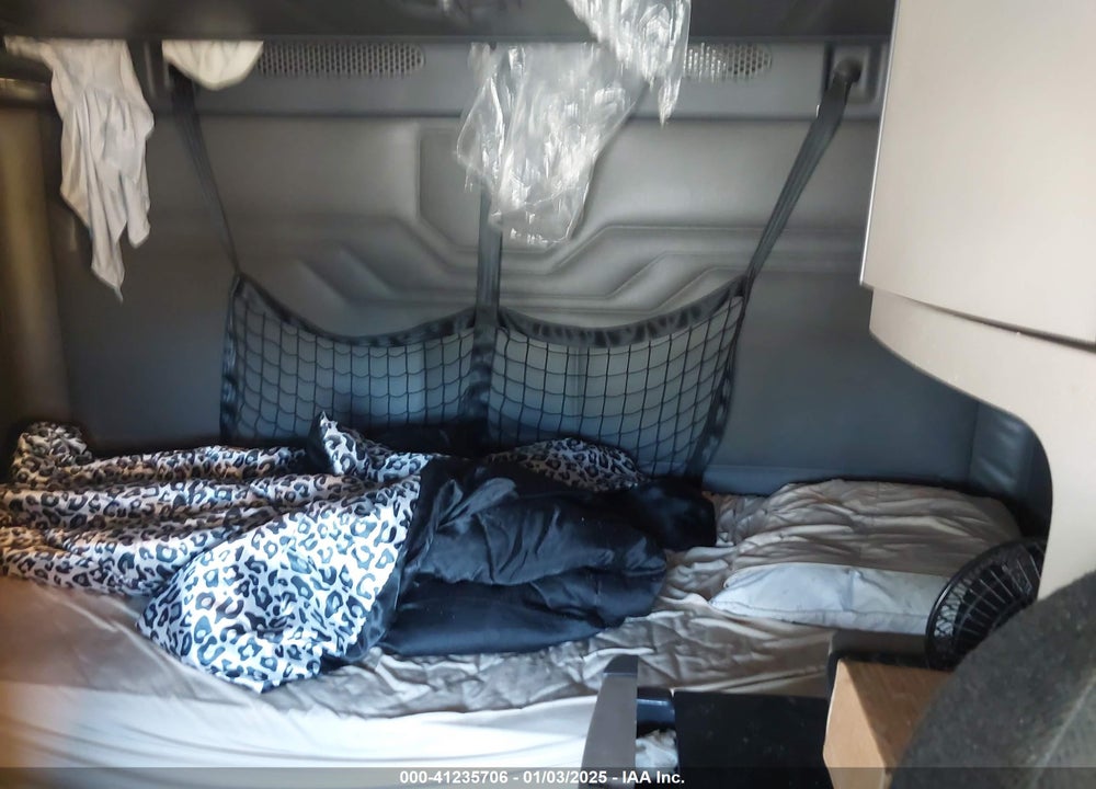 2016 FREIGHTLINER CASCADIA 125 VIN: 3AKJGLD53GSGU6388