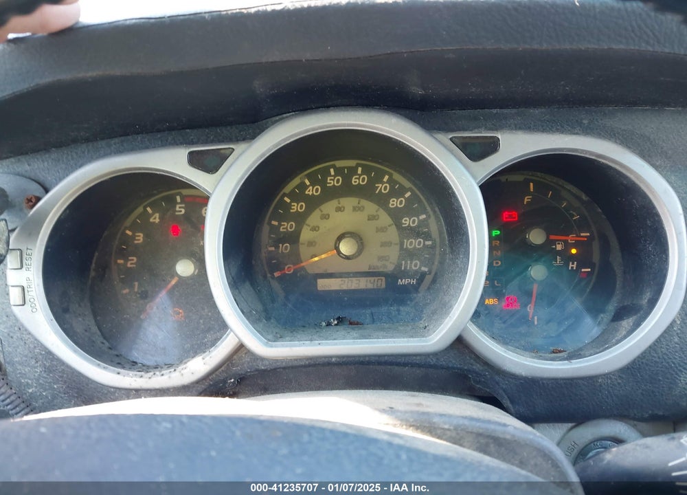 2004 TOYOTA 4RUNNER SR5 V8 VIN: JTEBT14R640042690