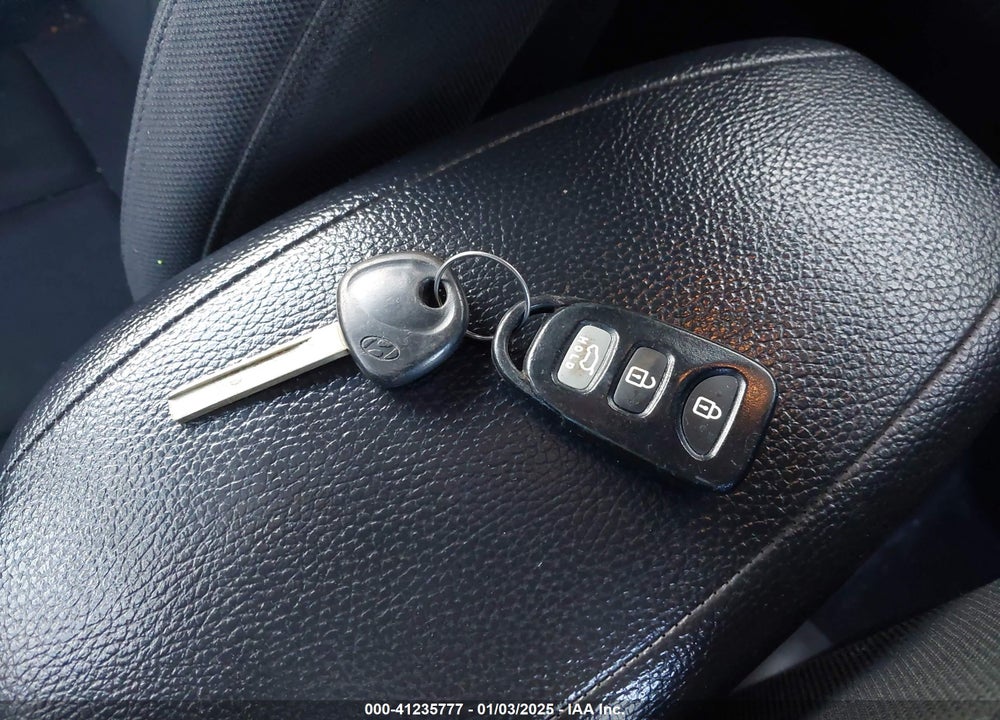 2016 HYUNDAI VELOSTER VIN: KMHTC6AD5GU268369