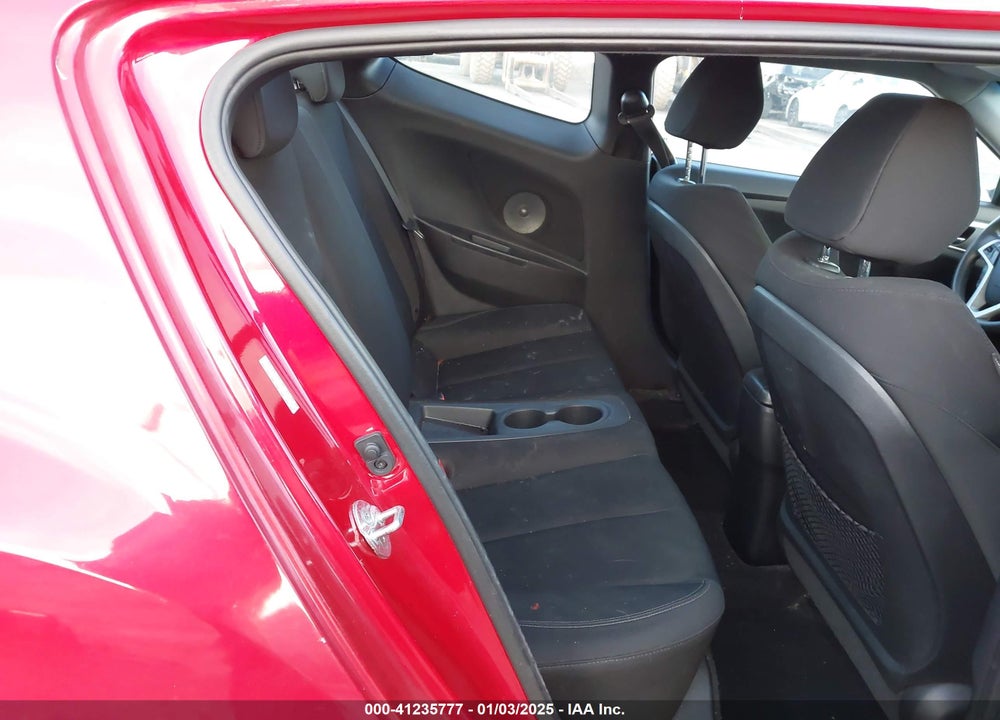 2016 HYUNDAI VELOSTER VIN: KMHTC6AD5GU268369