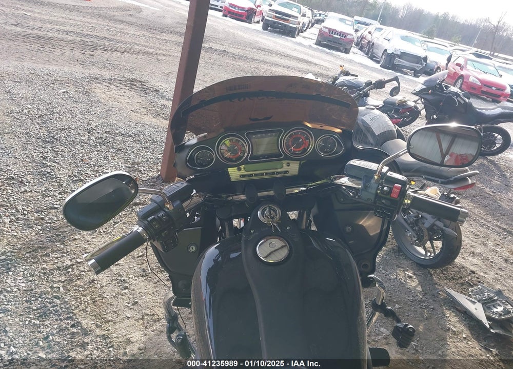 2011 KAWASAKI VN1700 J VIN: JKBVNRJ1XBA001601