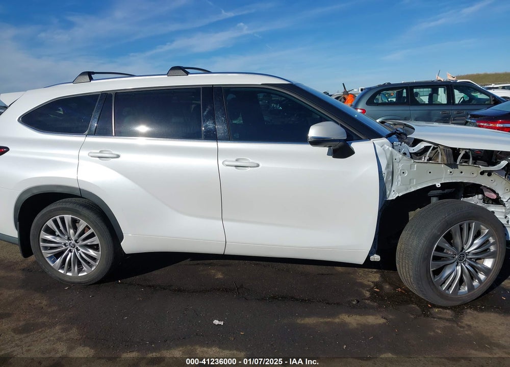 2022 TOYOTA HIGHLANDER VIN: 5TDFZRBH2NS216055