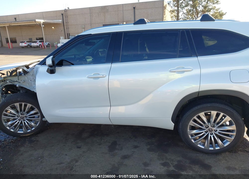 2022 TOYOTA HIGHLANDER VIN: 5TDFZRBH2NS216055
