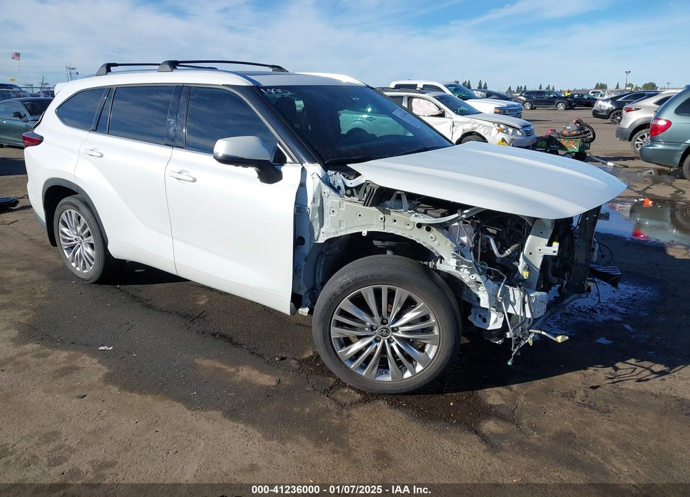 2022 TOYOTA HIGHLANDER VIN: 5TDFZRBH2NS216055
