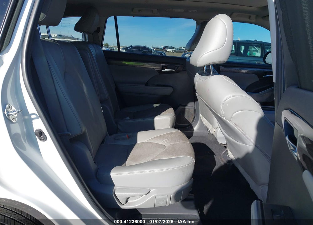 2022 TOYOTA HIGHLANDER VIN: 5TDFZRBH2NS216055