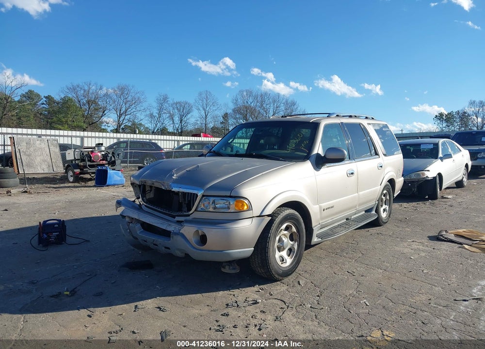 2000 LINCOLN NAVIGATOR VIN: 5LMEU27AXYLJ40001