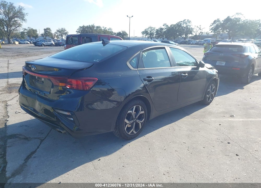 2019 KIA FORTE LXS VIN: 3KPF24AD7KE014842