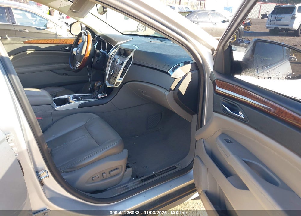 2011 CADILLAC SRX LUXURY COLLECTION VIN: 3GYFNAEY3BS631248