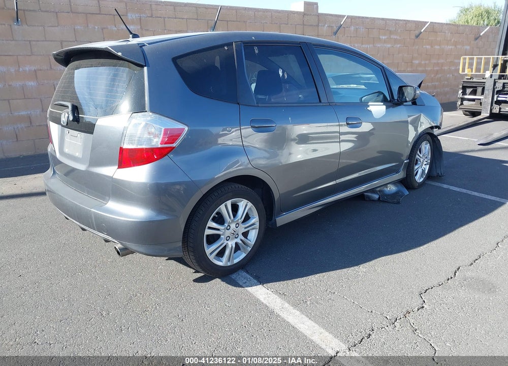 2011 HONDA FIT SPORT VIN: JHMGE8H60BS002618