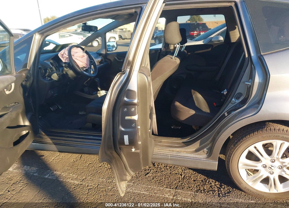 2011 HONDA FIT SPORT VIN: JHMGE8H60BS002618