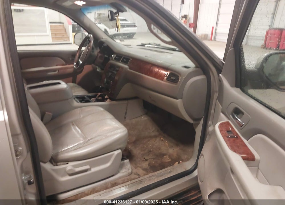 2007 CHEVROLET SUBURBAN 1500 LT VIN: 3GNFC16067G139545