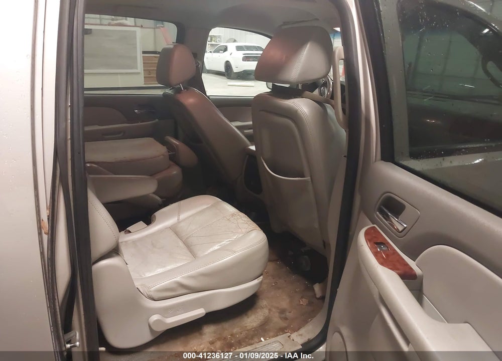 2007 CHEVROLET SUBURBAN 1500 LT VIN: 3GNFC16067G139545