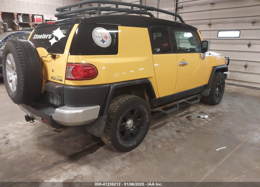 2007 TOYOTA FJ CRUISER VIN: JTEBU11F270018978