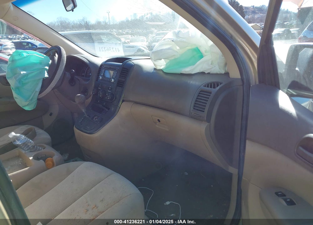 2010 KIA SEDONA LX VIN: KNDMG4C38A6350226