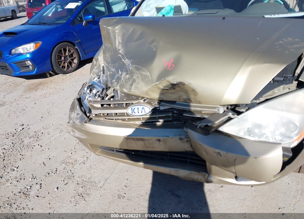 2010 KIA SEDONA LX VIN: KNDMG4C38A6350226