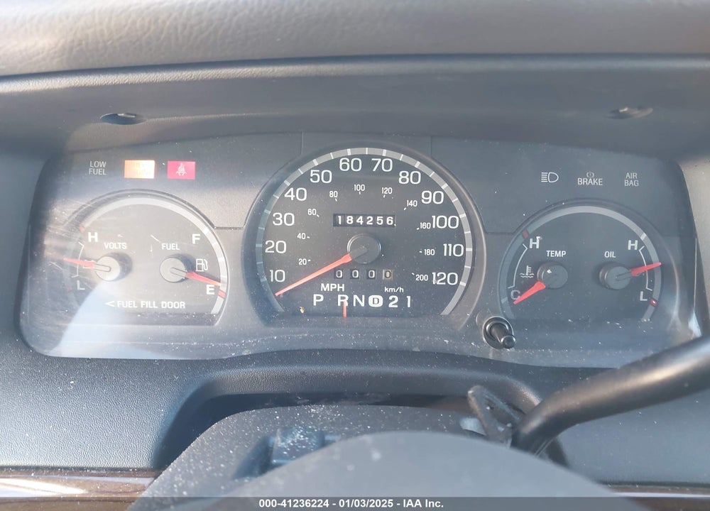 2004 FORD CROWN VICTORIA LX VIN: 2FAFP74W84X174084
