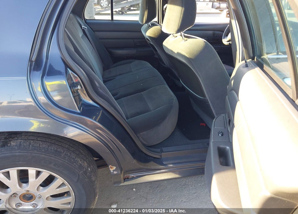 2004 FORD CROWN VICTORIA LX VIN: 2FAFP74W84X174084
