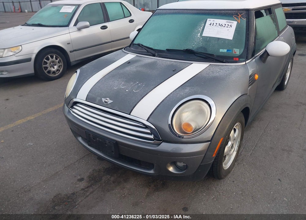 2010 MINI COOPER VIN: WMWMF3C52ATU78782