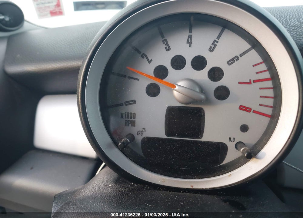 2010 MINI COOPER VIN: WMWMF3C52ATU78782