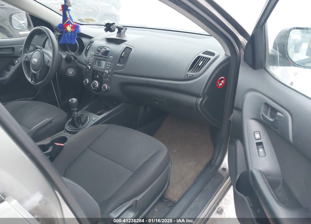 2010 KIA FORTE VIN: KNAFU4A2XA5267296