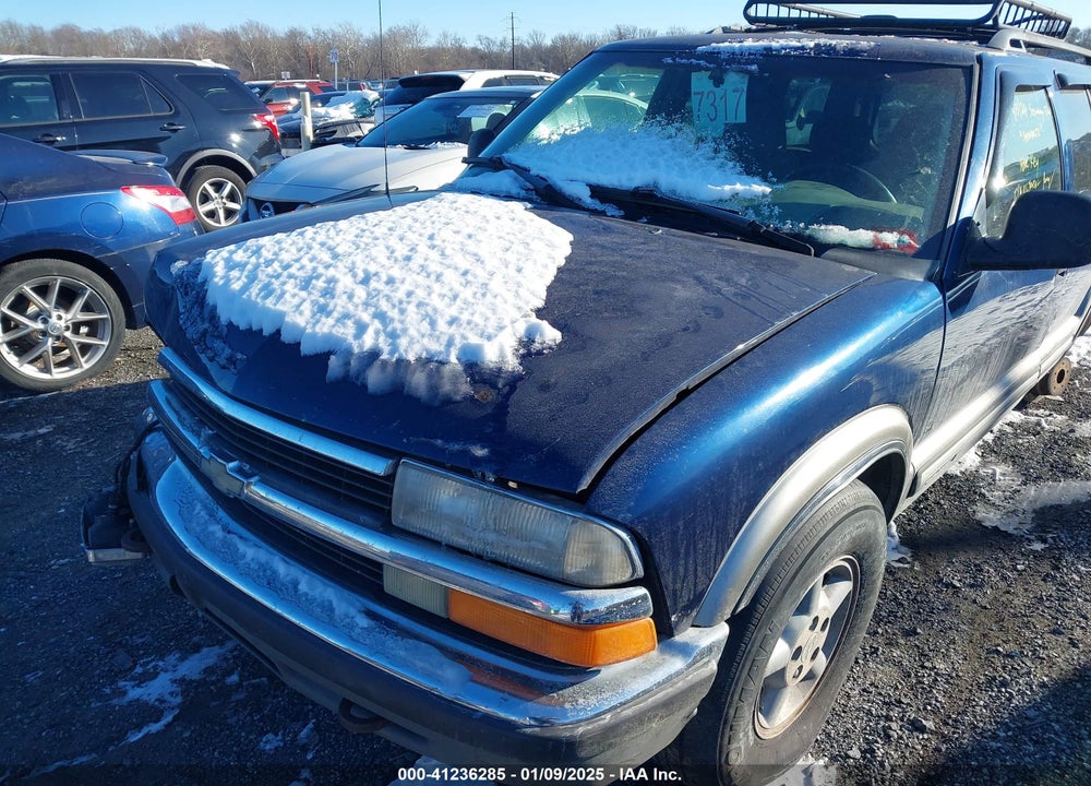 1998 CHEVROLET BLAZER LS VIN: 1GNDT13WXW2225075